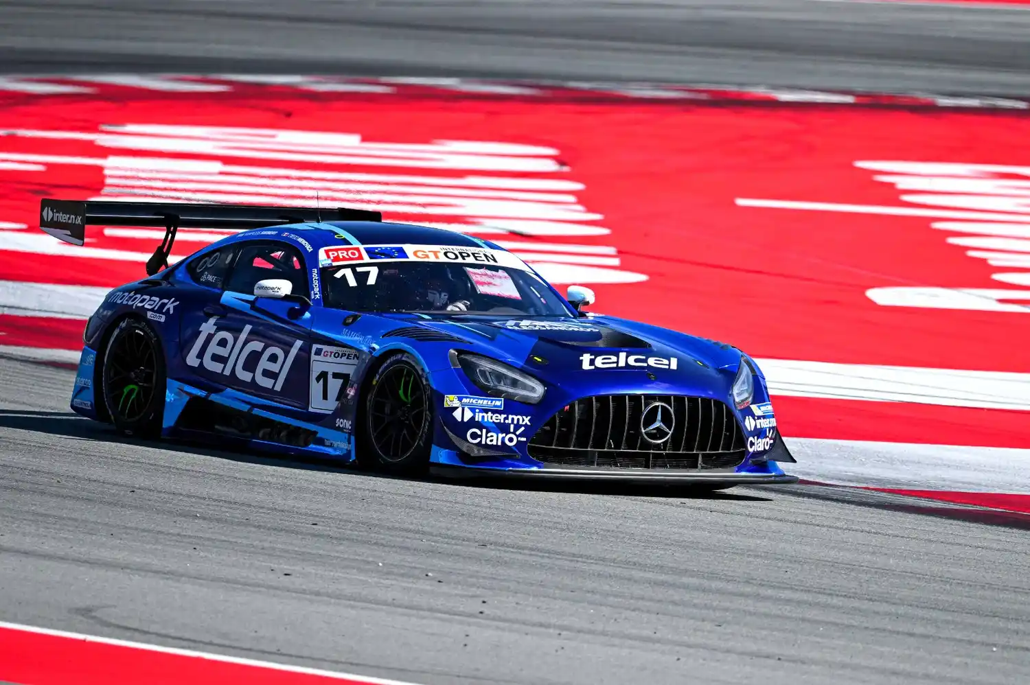 El auto de Marcos Siebert y Diego Menchaca.