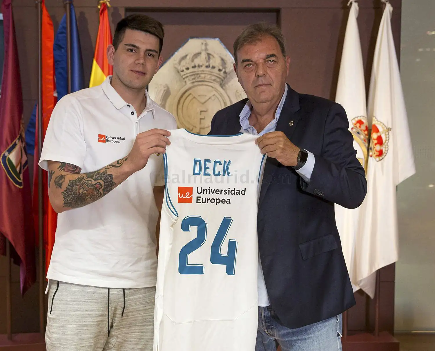 Real Madrid anunció la firma de contrato de Deck