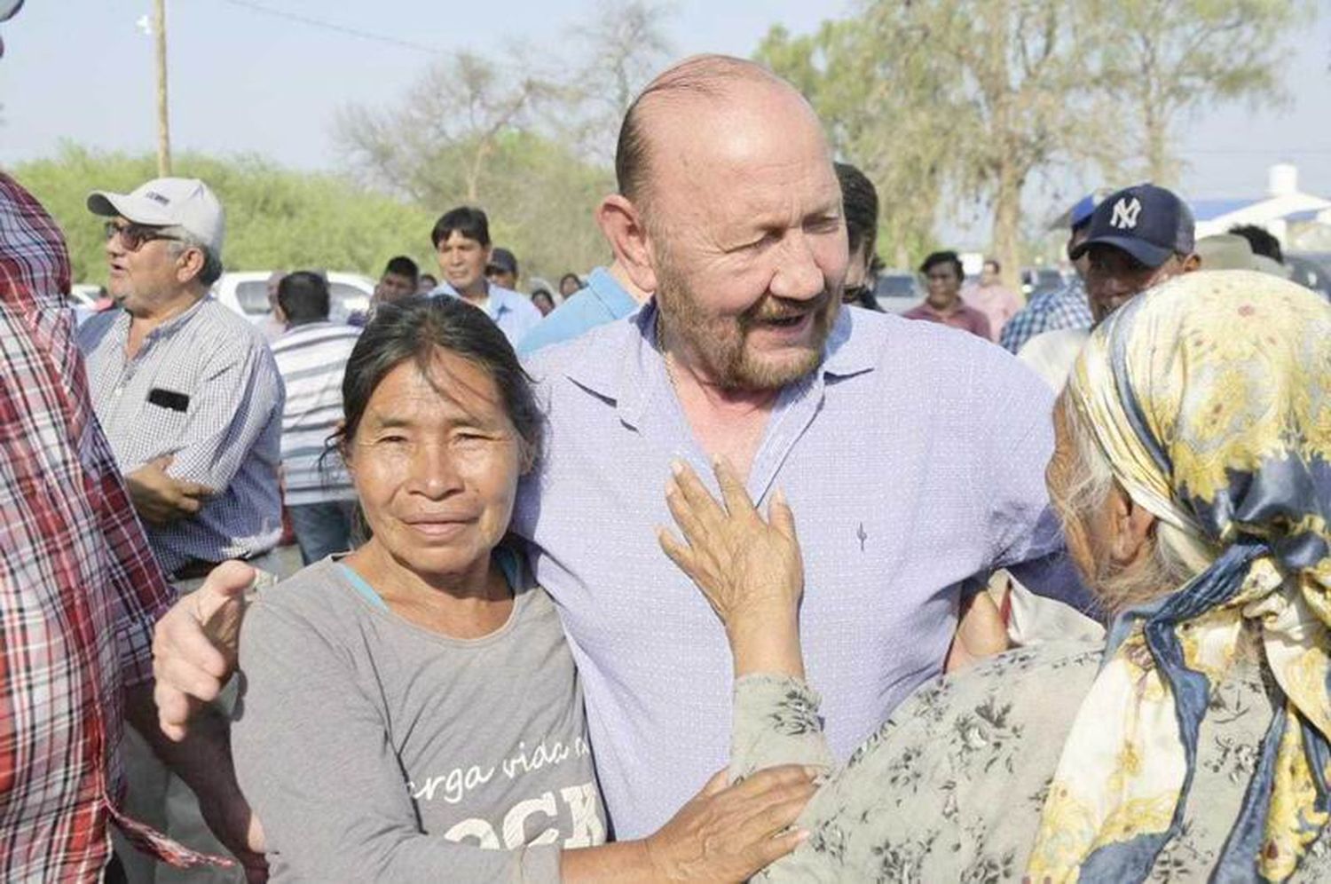 “El voto es nuestra arma para defender la patria y a nosotros mismos”, dijo el gobernador