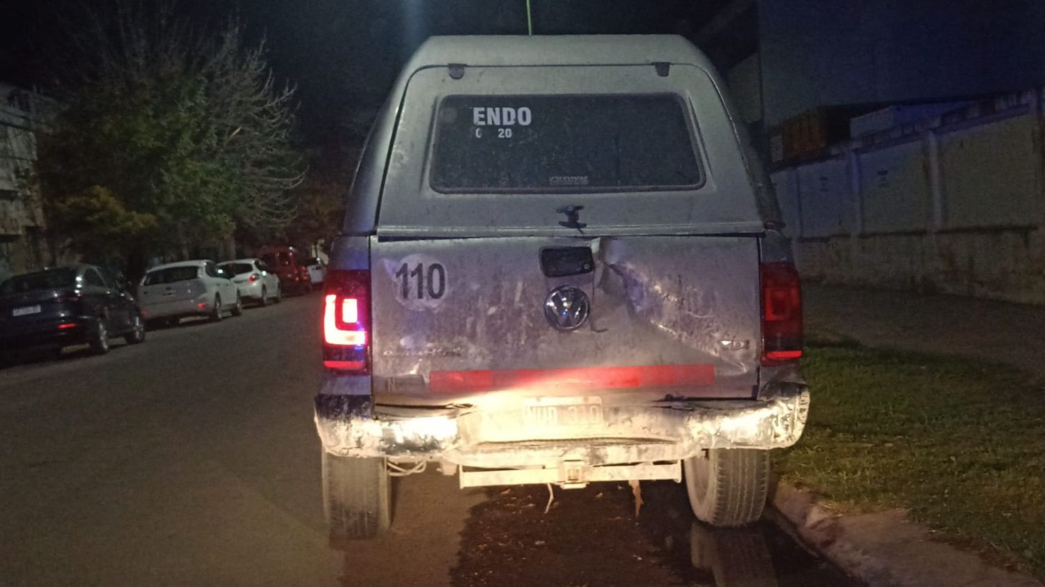 La camioneta donde trasladaron a los muertos