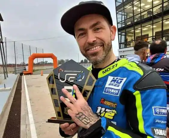 SuperBike: Federico Fernández brilló en San Nicolás