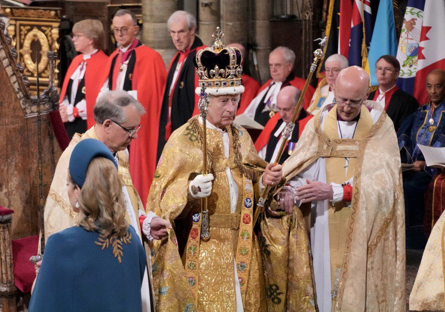 ¡HISTÓRICO! A los 74 años Carlos III es coronado en Londres (+FOTOS)