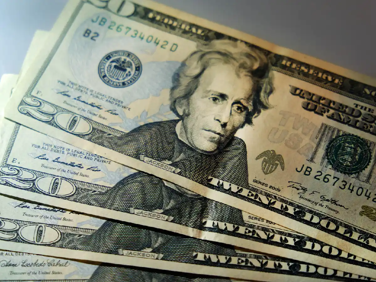 El dolar blue alcanzó un nuevo récord: $211