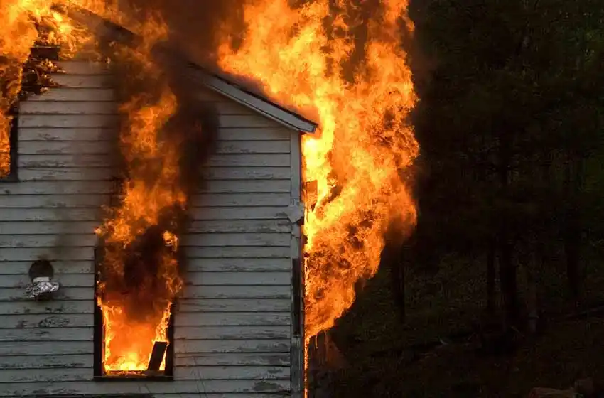 Hallan un hombre calcinado en una casilla