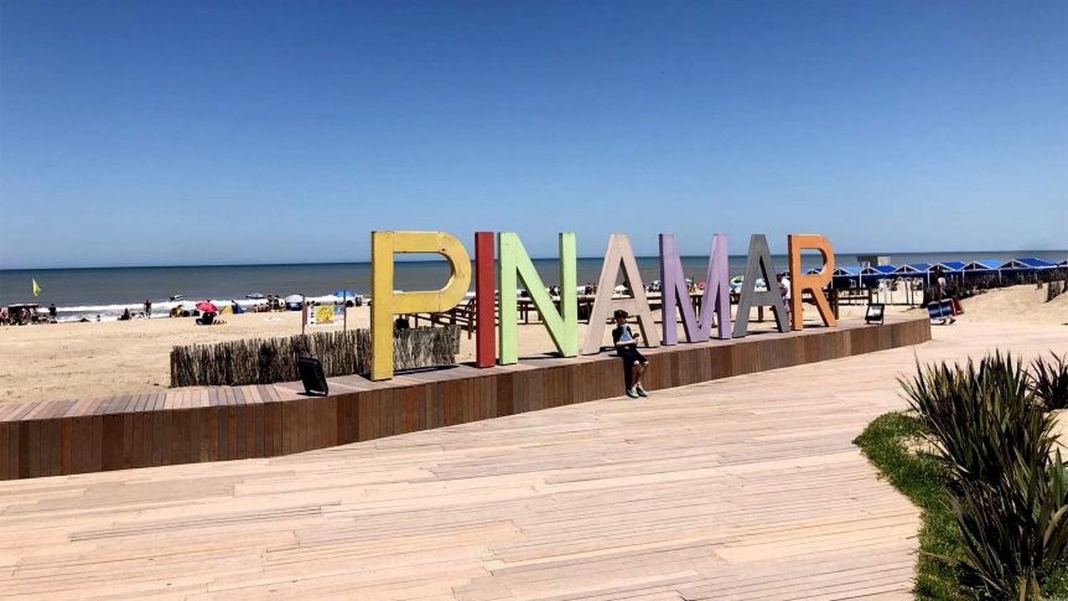 Intendente de Pinamar defendió sus playas y criticó las del caribe: “Es como meterte en una sopa”