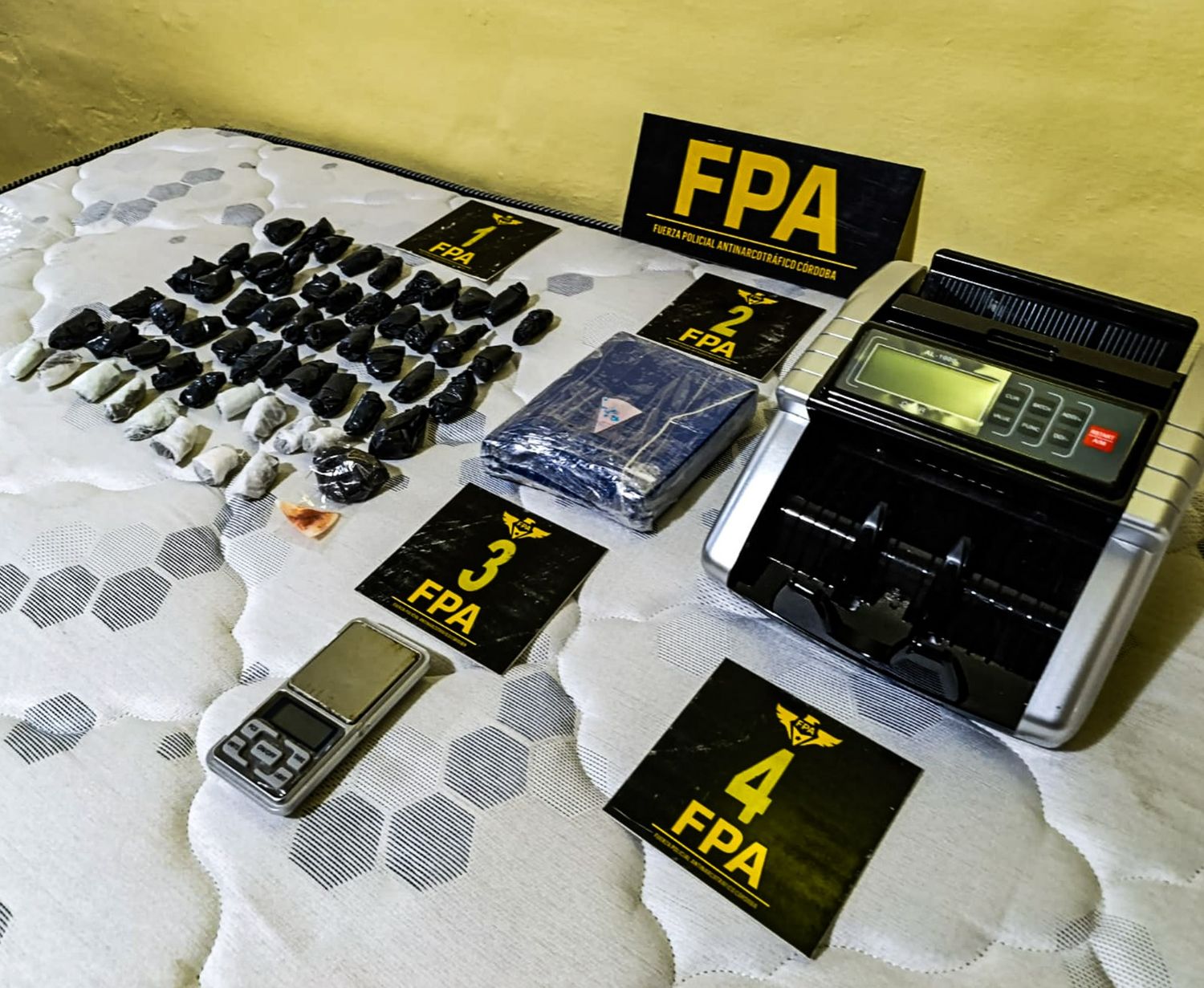 Porteña: dos amigos detenidos por venta de cocaína y marihuana