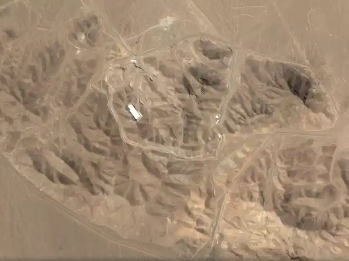 Esta foto de satélite muestra las instalaciones de enriquecimiento de Fordow, en Irán, el 1 de abril de 2025. AP