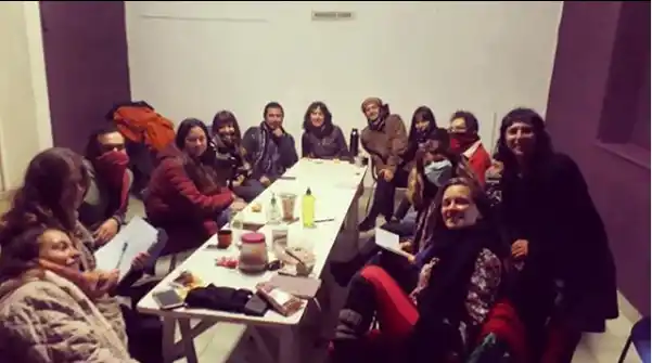 Escritores y editores locales se organizaron para impulsar una ordenanza que los regule