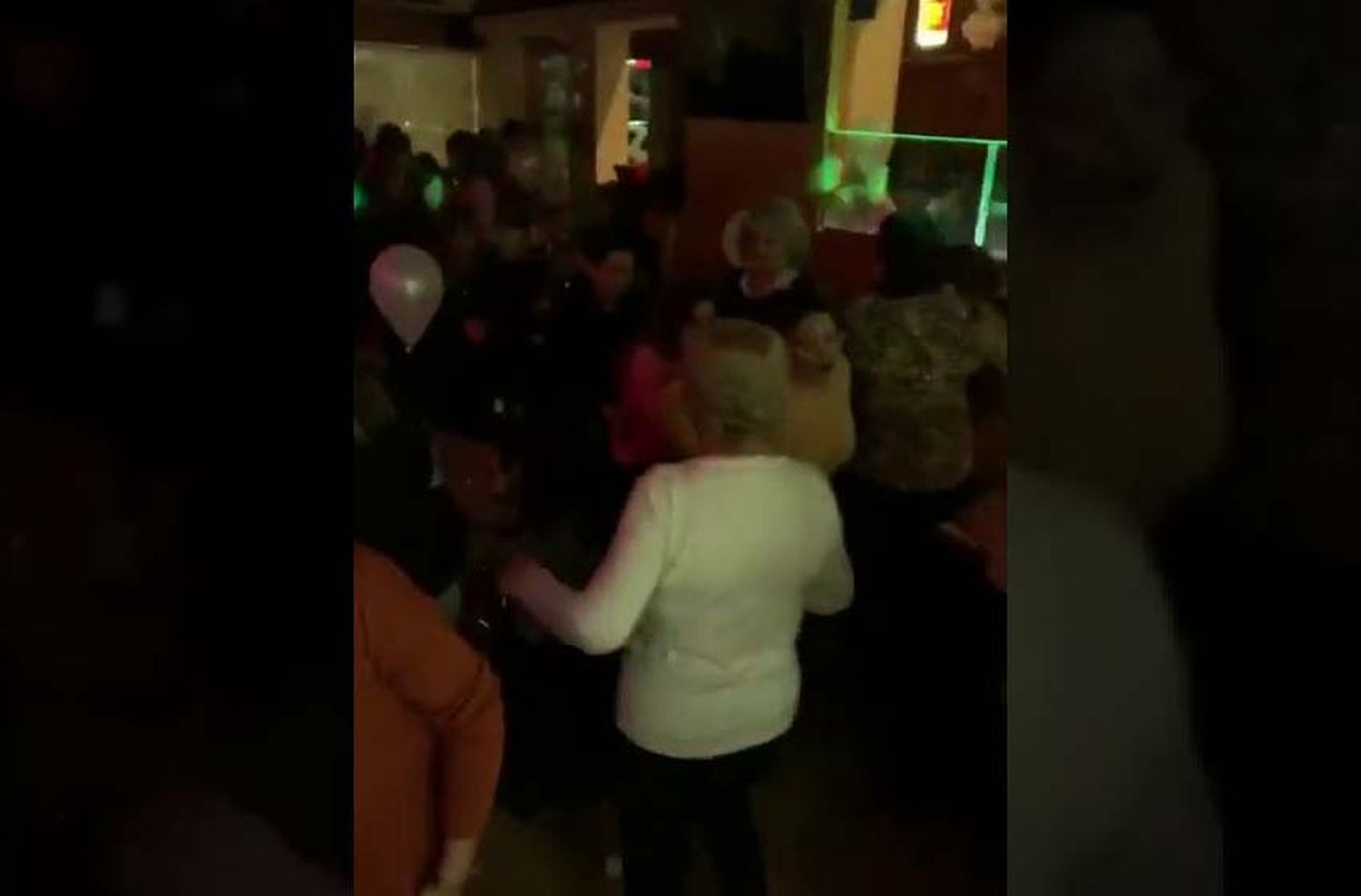 Difunden video de una funcionaria del Ministerio de Educación provincial en una fiesta clandestina