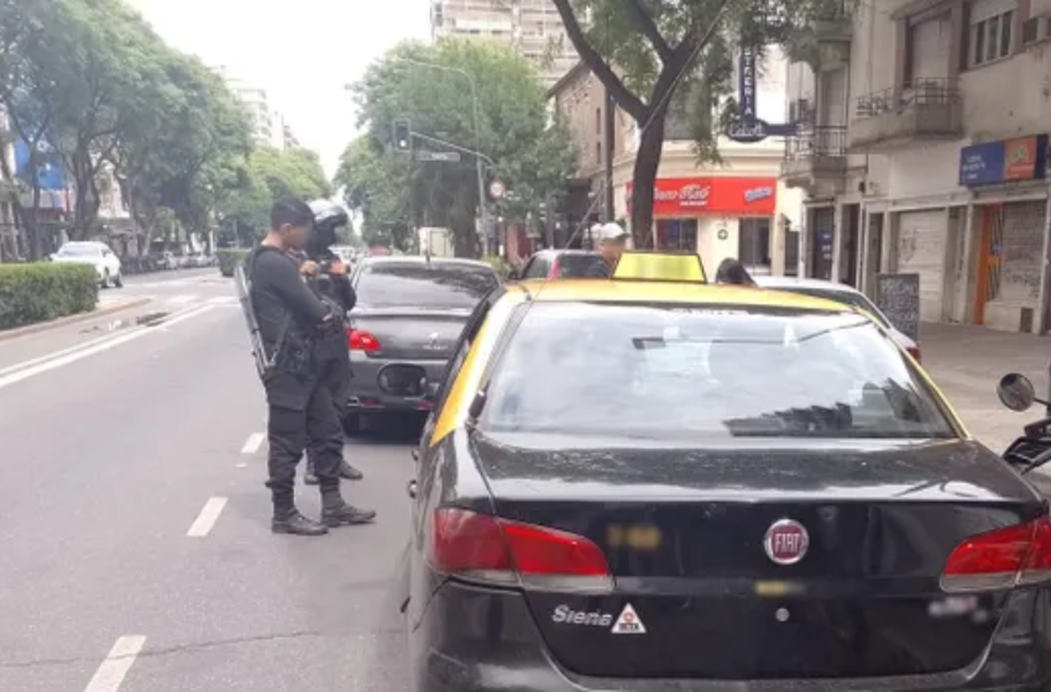 Un taxista y un automovilista dieron positivo en narcolemia tras una fuerte discusión