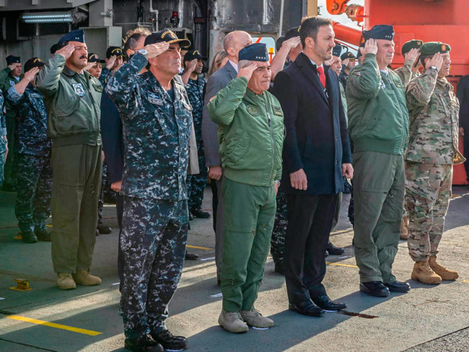 Preocupación por un hackeo a las bases de datos del Ejército: habrían sido expuestos datos de 50.000 militares