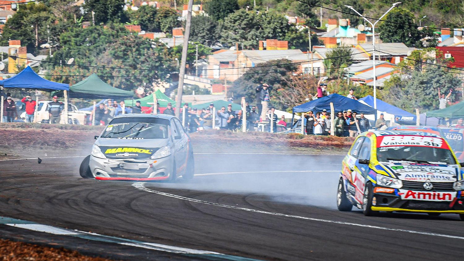 Leo levantó al final, su hermano y Tomás Aramburu no largaron
