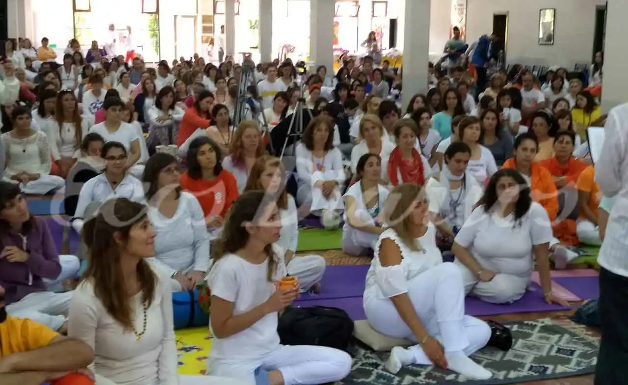 Multitudinario Retiro Nacional de Yoga