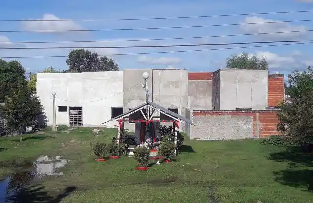 Vecinos del 25 exigen mejoras y la culminación de obra del CIC
