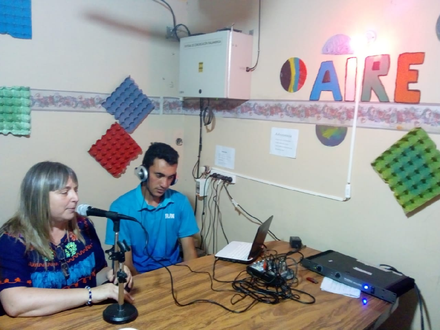 Escuela rural creó una radio para que dos pueblos se encuentren 