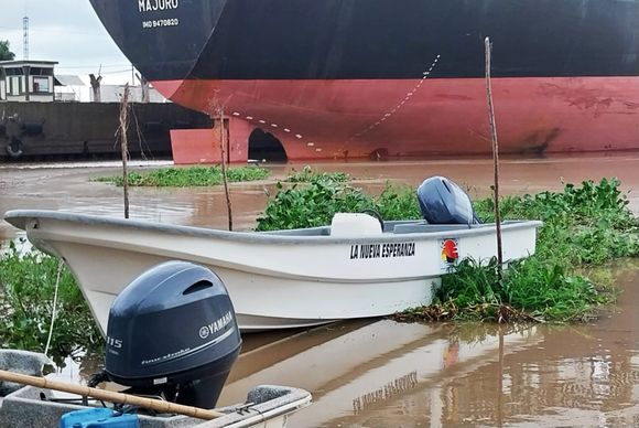 Los pescadores artesanales tienen embarcación propia para traer el pescado de la isla