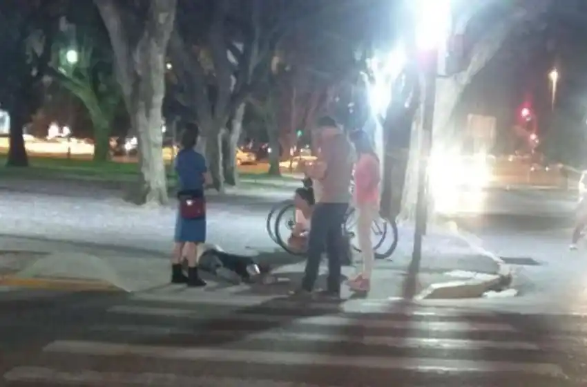 Otra vez cuidacoches violentos: un hombre quedó herido de un palazo en la cabeza