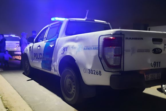 Delincuentes ingresaron a robar al patio de una casa y amenazaron a la familia con armas de fuego