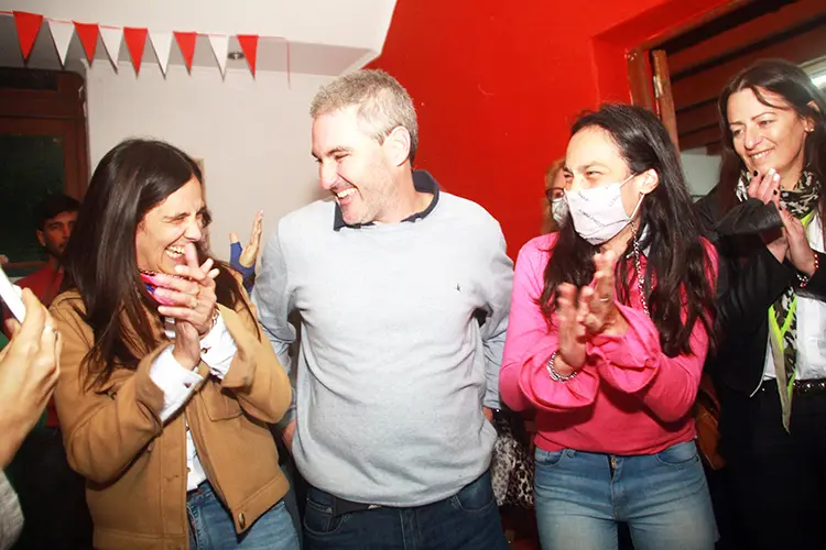 Maizzani, Vallota y Dodds se acercaron al comité radical