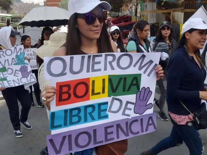 Vuelve la violencia a La Paz con choques entre manifestantes y policías