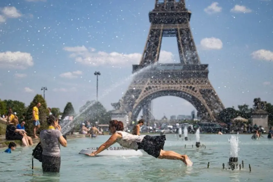 La curiosa medida que tomaría París para combatir el aumento de las temperaturas