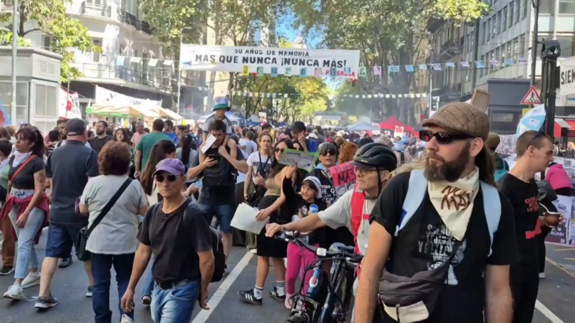 🔴 En vivo | Masiva convocatoria en Plaza de Mayo por el 24 de marzo a 50 años de la dictadura