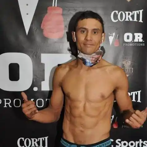 El boxeo copa el Polideportivo
