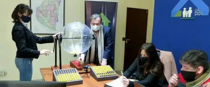 Familias de Larroque y Villaguay  salieron preadjudicadas en sorteo  de viviendas