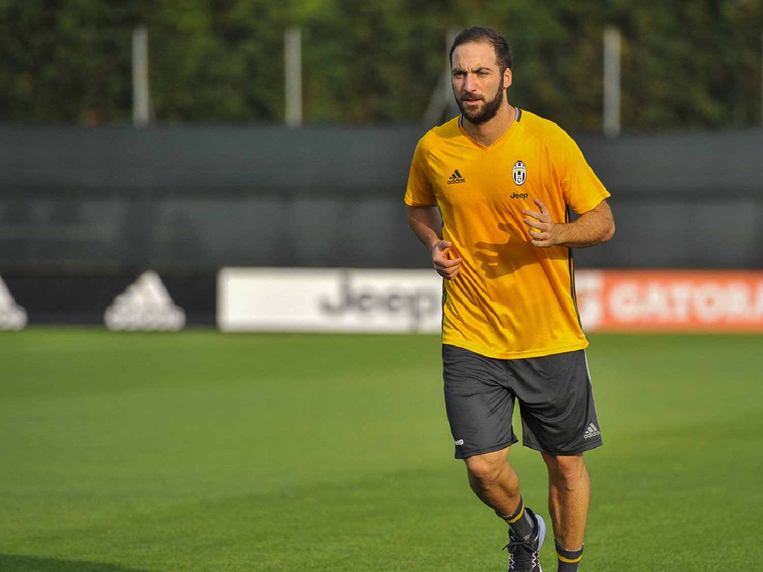 Gonzalo Higuaín se sumó a la gira de Juventus por Asia
