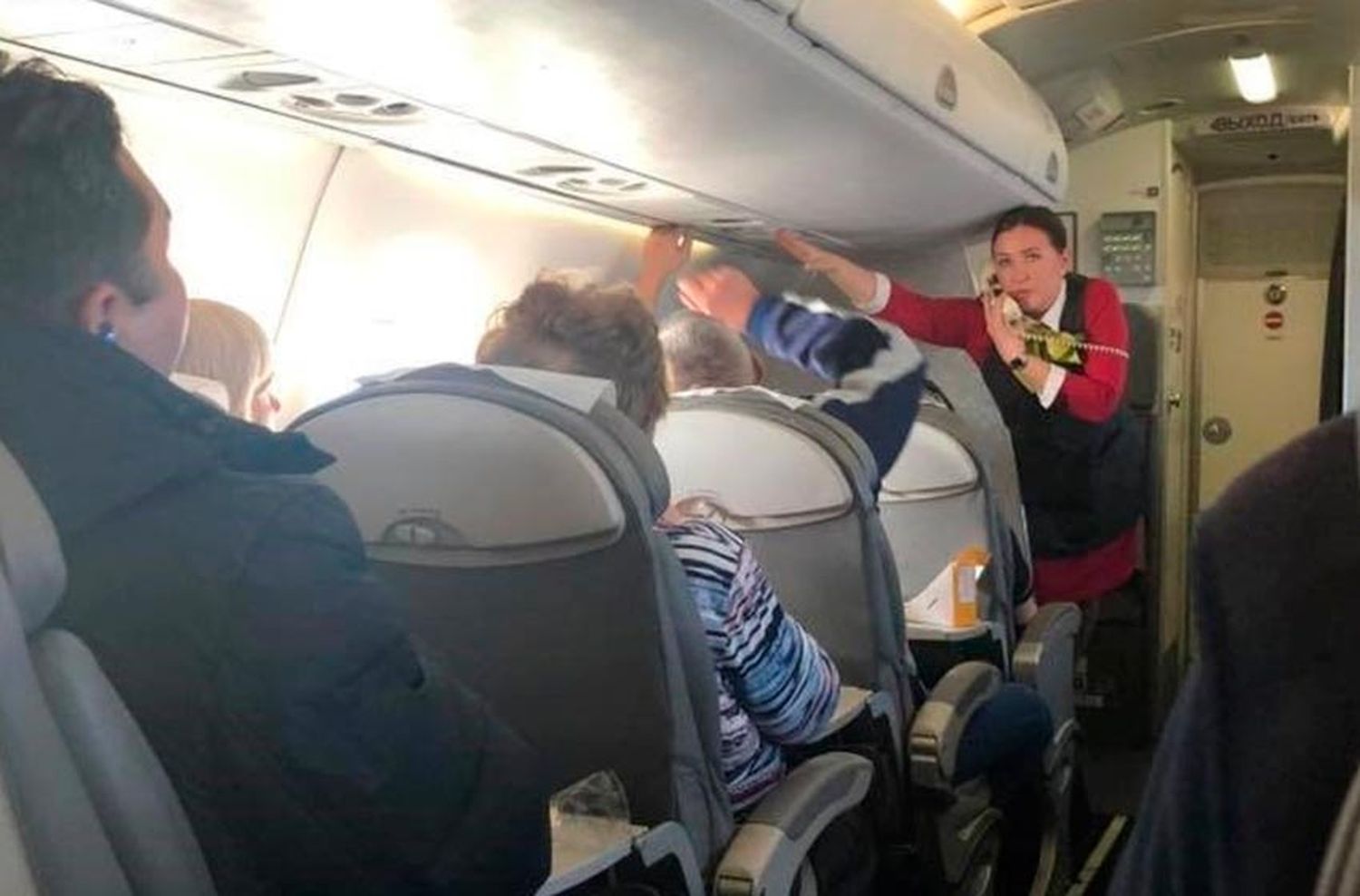 Increíble: el aire acondicionado de un avión se elevó hasta los 50 grados