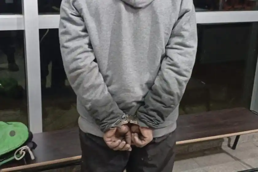 Detenido tras robar cables.