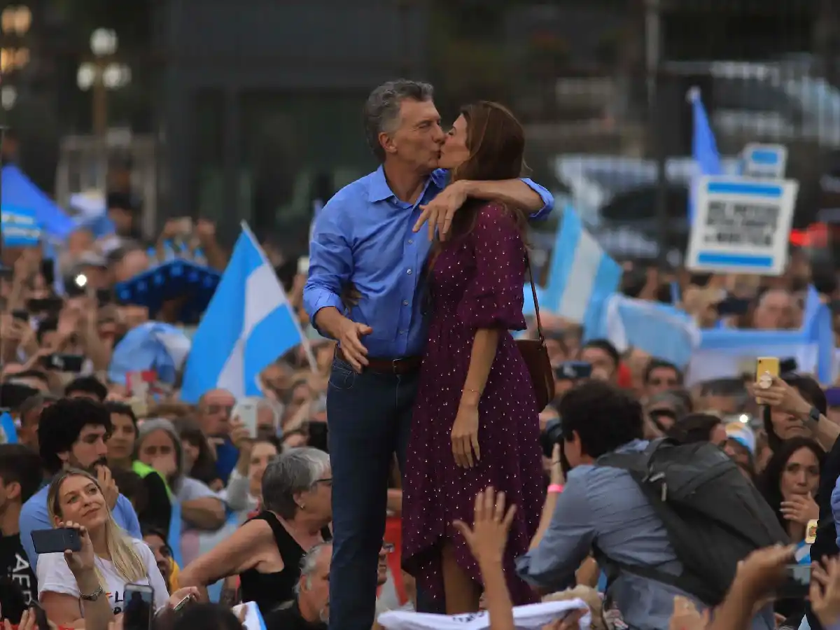 En Plaza de Mayo, Macri dijo que será "alternativa sana  de poder" y llamó a los militantes a "defender lo logrado"