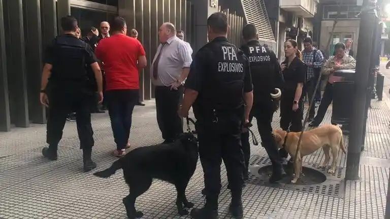 Amenaza de bomba en el Congreso activó un fuerte operativo de seguridad
