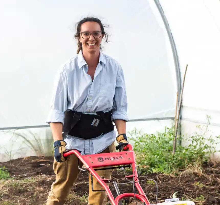 La ingeniera agrónoma que cultiva en Tandil rosas antiguas únicas en la Argentina