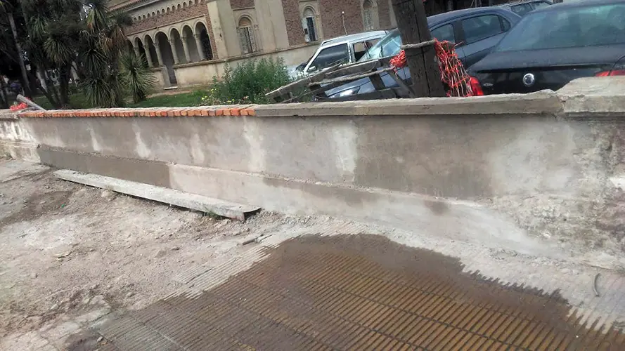Se reparó el paredón de Tránsito