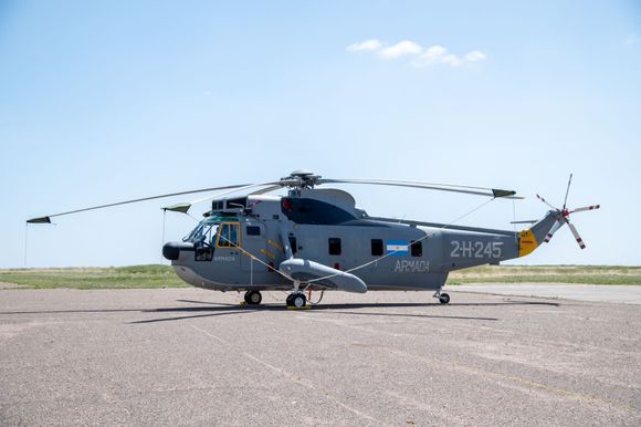Two new Sea King helicopters were introduced to the Argentine Navy