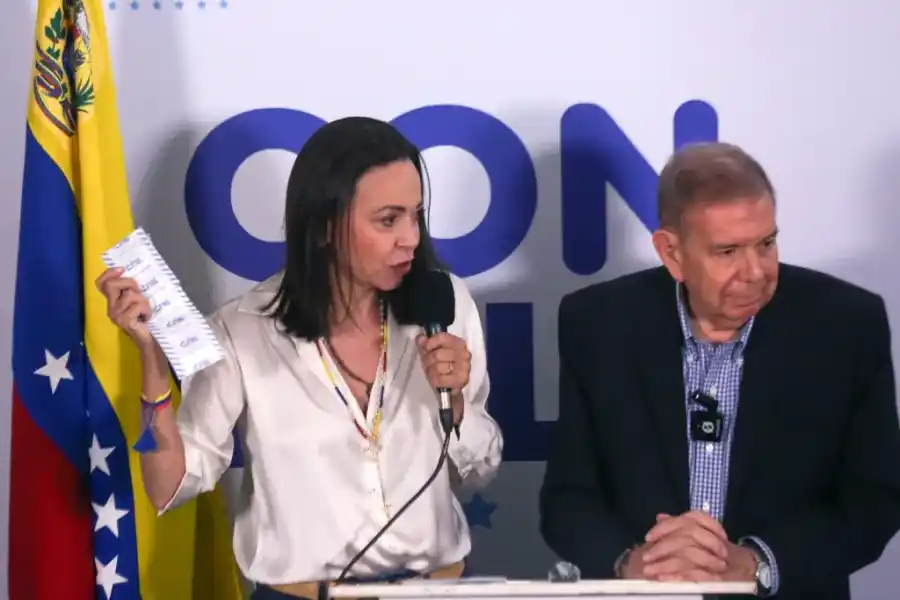 Los opositores María Corina Machado (i) y Edmundo González Urrutia, en Caracas (Venezuela). EFE/Manuel Díaz