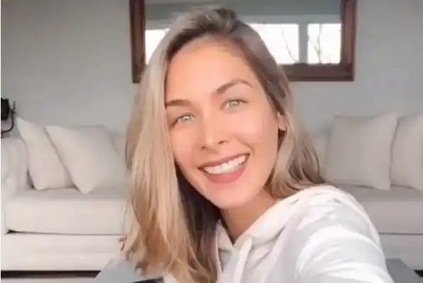 Así respondió Dayana Mendoza a quienes la criticaron por orar por Venezuela en un live