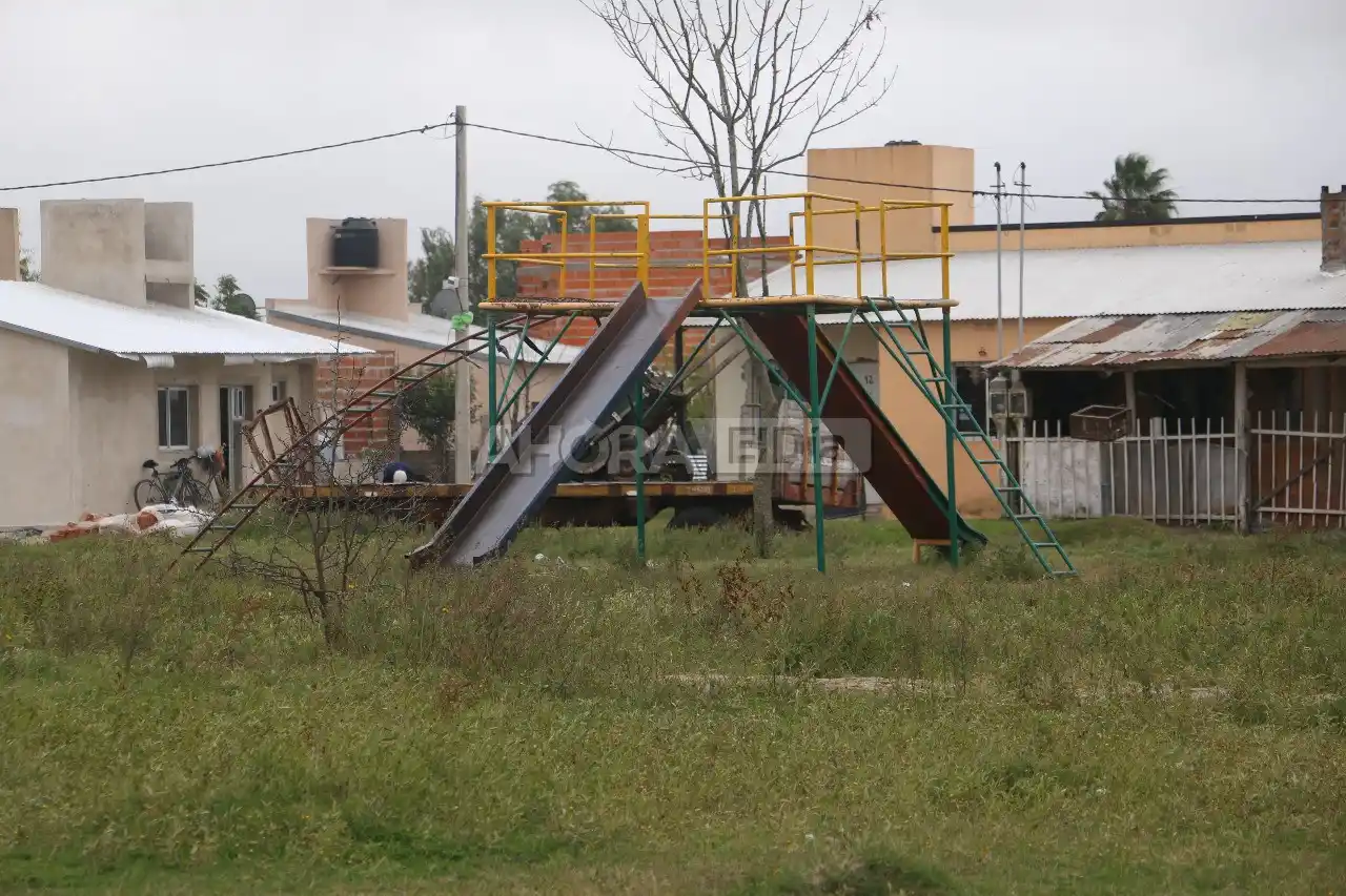 Abandono y desidia: así se encuentra la Plaza Toto Irigoyen