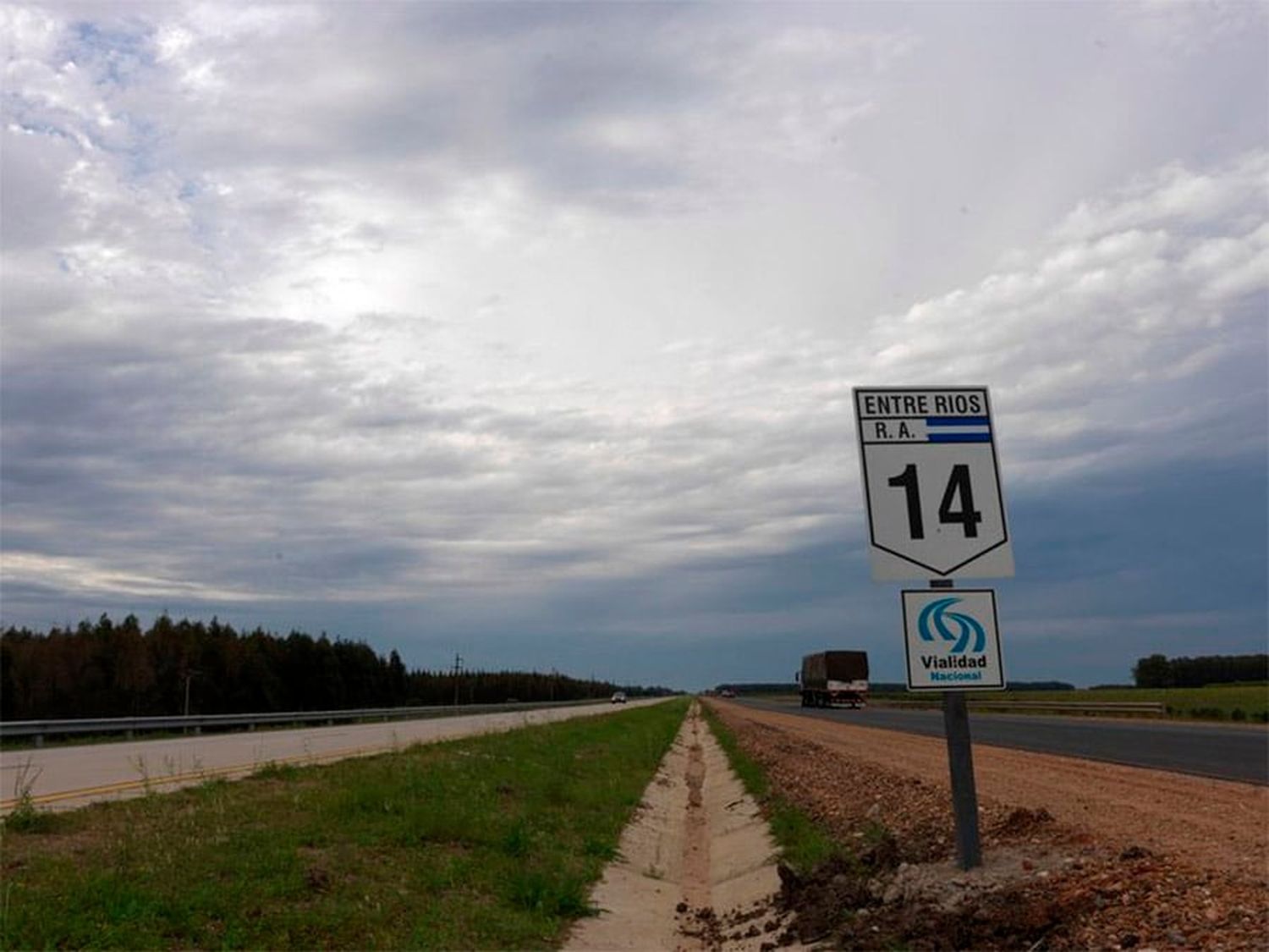 El deterioro de varios tramos de todo el Corredor, presenta carriles muy ahuellados y demarcación despintada, lo que evidencia una falta de mantenimiento. En octubre caería la concesión y pasaría a ser administrada por Vialidad Nacional.