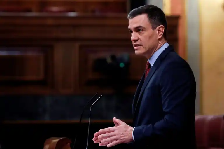 Sánchez prevé un desconfinamiento “lento y gradual” a partir de mediados de mayo