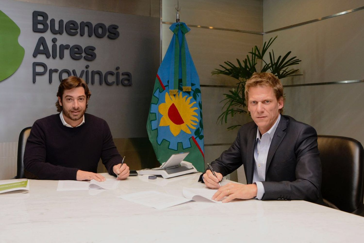 Firman convenio para optimizar la gestión pública provincial