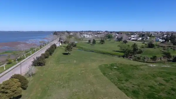 Licitaciones abiertas para la explotación de un parador y para infraestructura deportiva