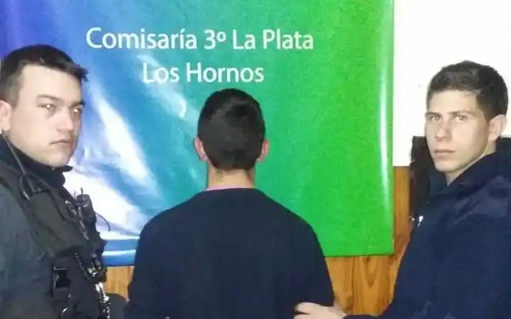 La Plata: Quiso robar una moto incautada frente a una comisaría y quedó detenido