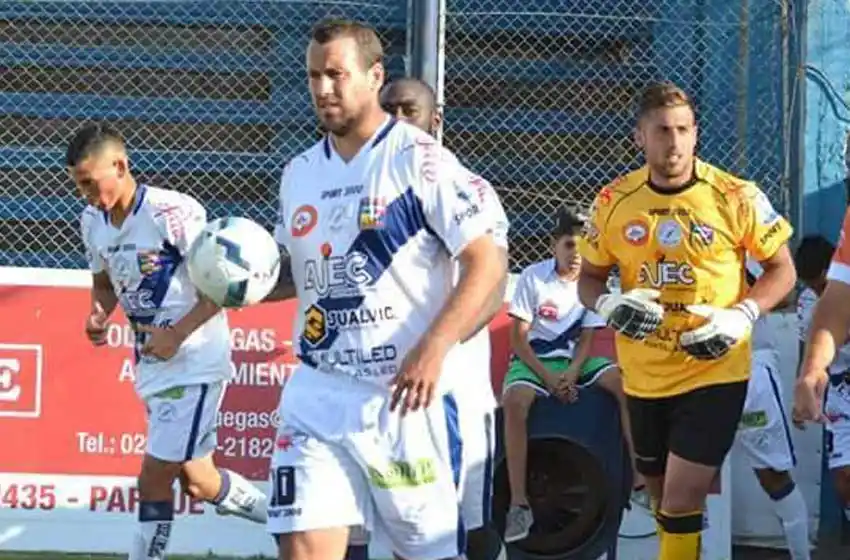 El Ogro Fabbiani volvió a Deportivo Merlo