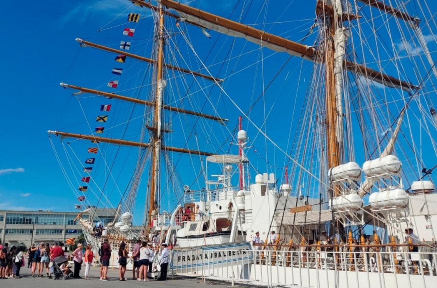 La Fragata ARA Libertad podrá visitarse hasta el sábado en Mar del Plata