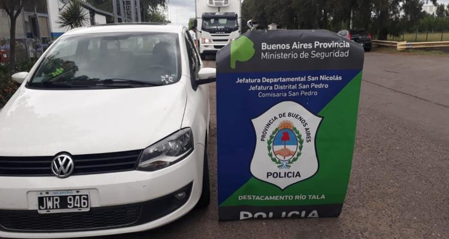 Tres apresados en Río Tala y un detenido en Santa Lucía