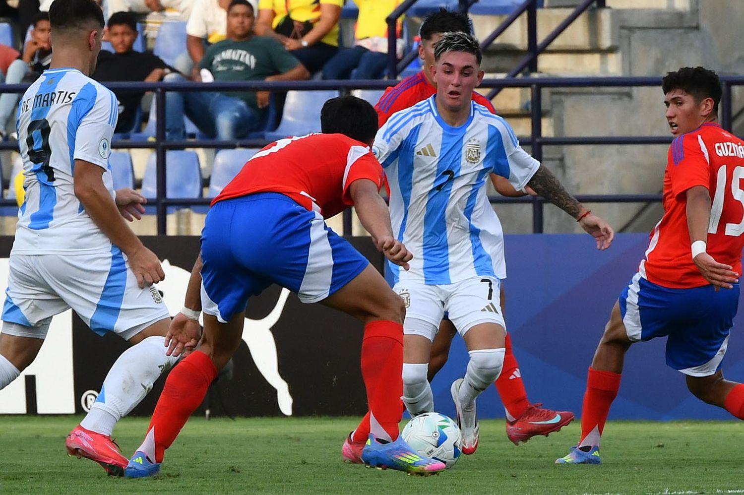 Argentina cayó en el debut