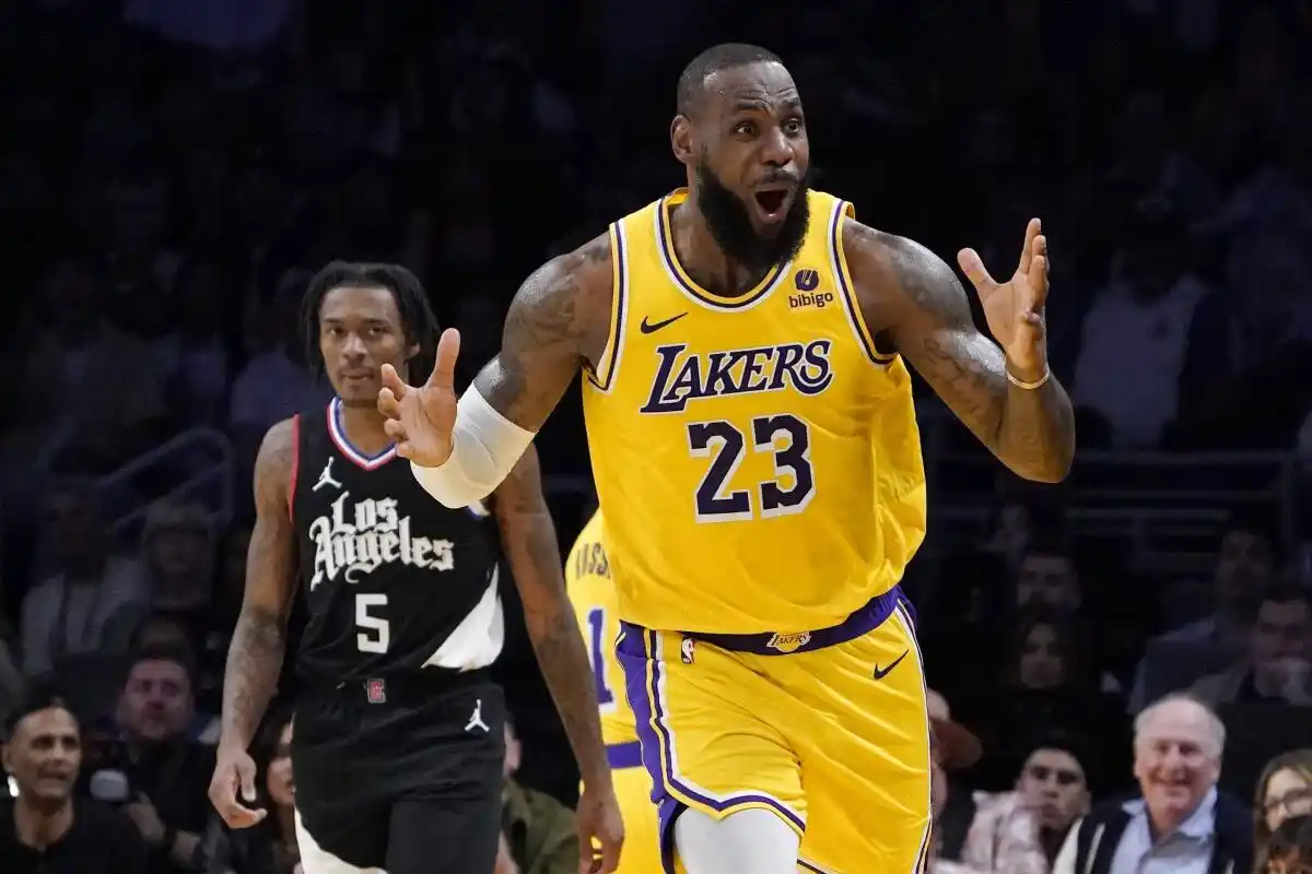 Lebron va por su tercer oro olímpico a los 39 años.