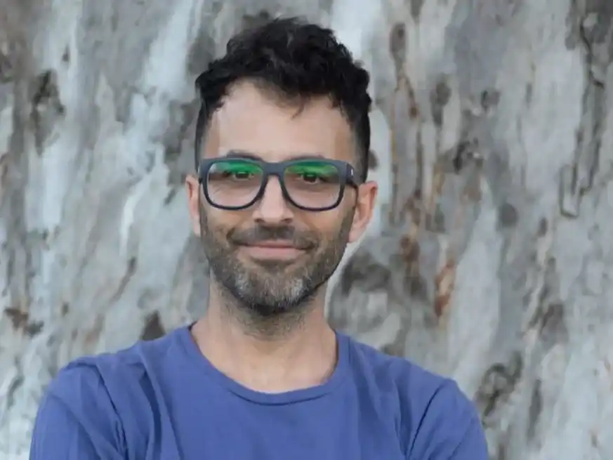 "No alcanza con lo individual para cuidar a un hijo, hacen falta acuerdos comunitarios entre adultos", sostiene Lucas Raspall. Foto: Gentileza